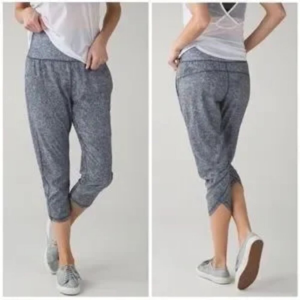 Womens Lululemon Black White (Item-1) Rio Mist Tranquil Cropped Active Pants 8